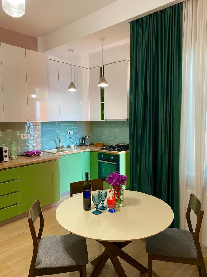 Lovely And Cozy Apartment! Kutaisi Luaran gambar